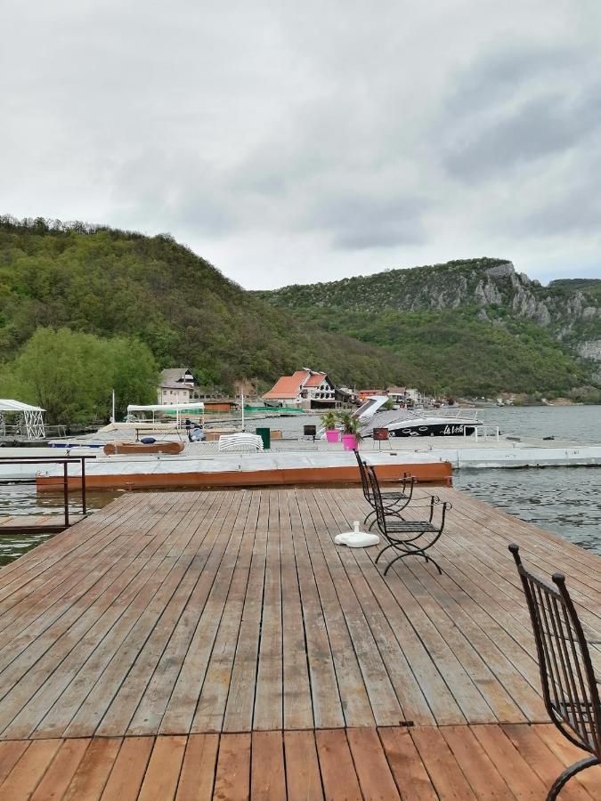 Vila Hercules Dubova Exterior photo